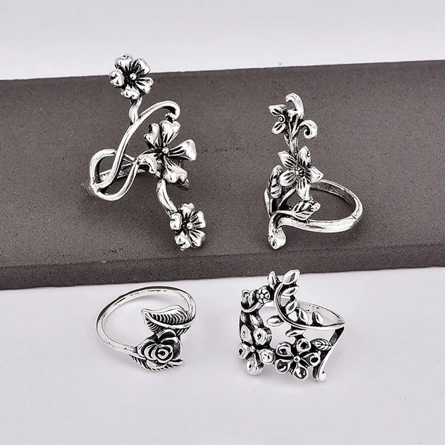 4Pcs Vintage Floral Stackable Ring Set Bohemian Hollow Carved Flower Finger Ring for Women Girl Retro Jewelry