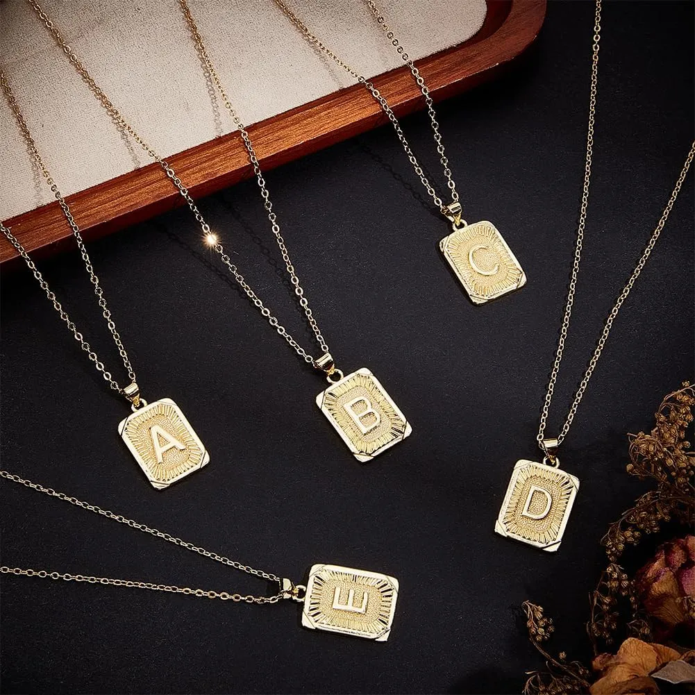 Beebeecraft 1 Box 1Pc Alphabet C Necklaces 18K Gold Plated Brass Letter Pendants with 1Pc Cable Chain and Rectangle Velvet Pouches for Men Women