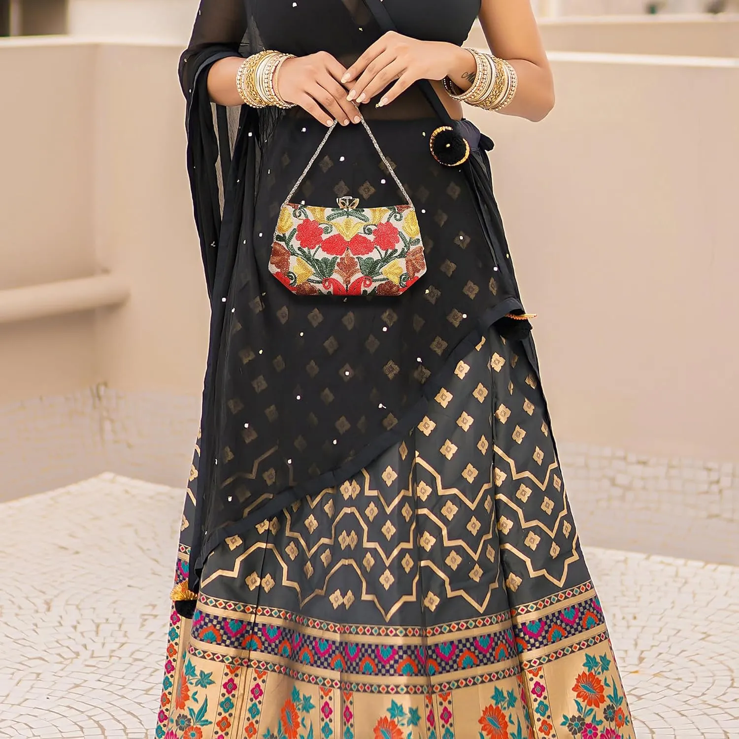 Embroidery Wedding/Party Bridal Type Sling/Clutch Bag