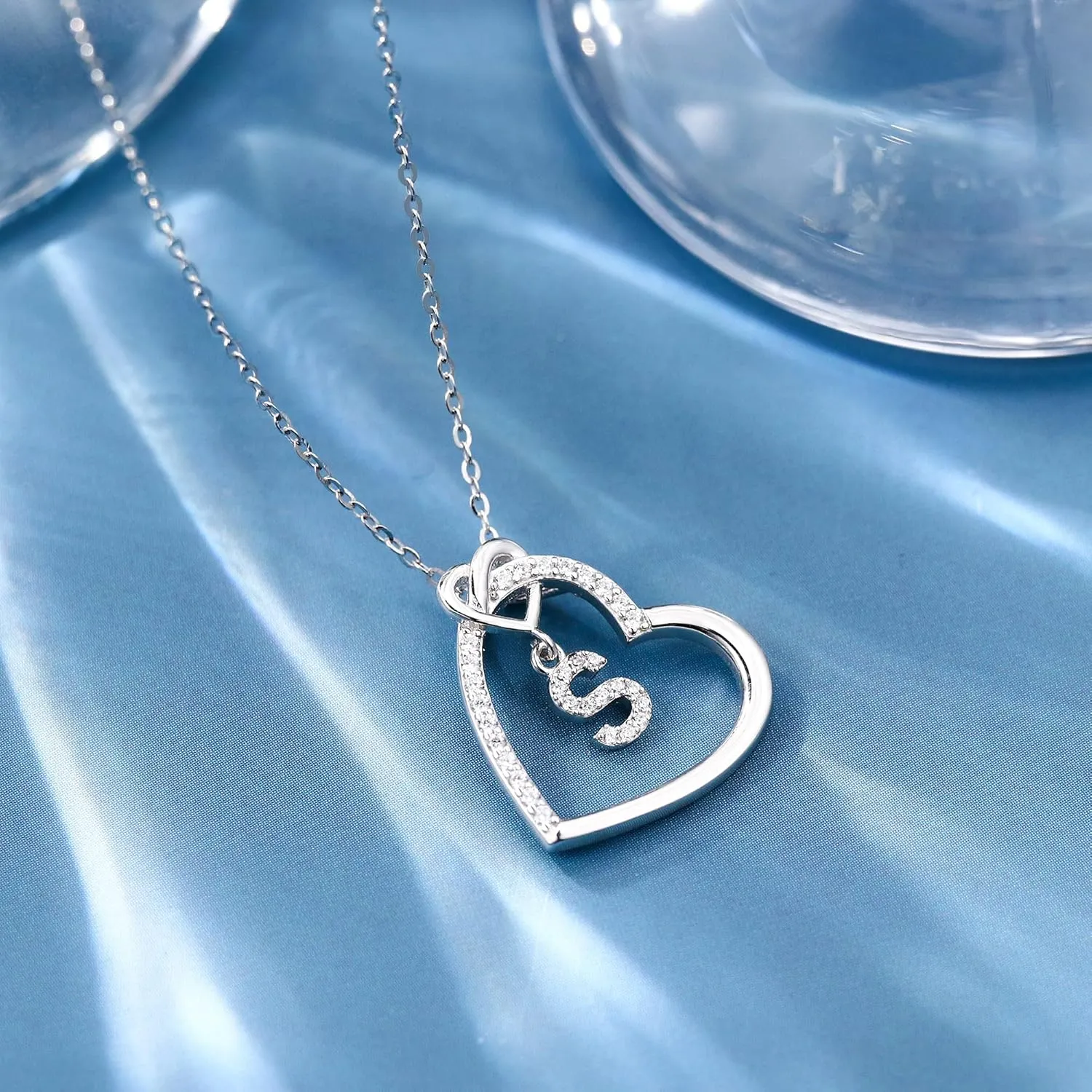 Heart Necklaces for Women Girls - S925 Sterling Silver Heart Initial Necklaces for Women Girls Jewelry Letter Necklaces for Teen Girls Gifts Birthday Gifts for Her Mom Wife Girlfriend