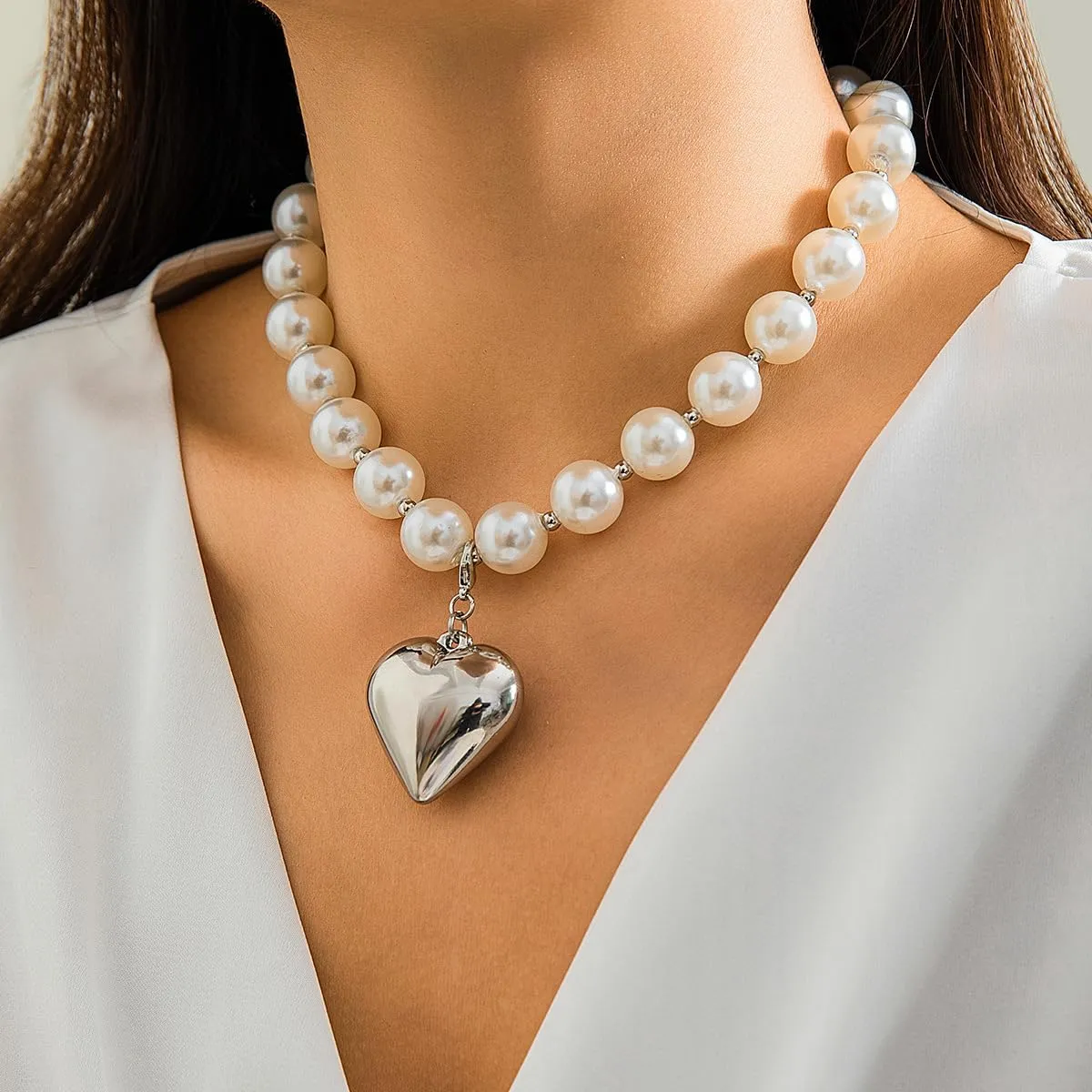 Heart Necklaces for Women Gold Chunky Heart Necklace Pearl Beads Choker Necklaces Y2k Necklace Trendy Jewelry Accessories Gifts