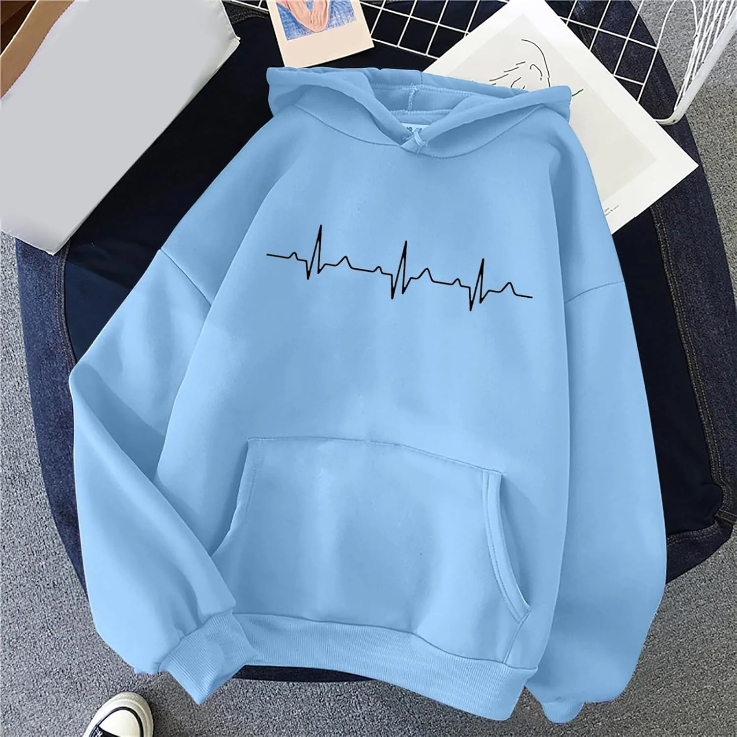 Hooded Sweatshirts for Women Cute Heart Print Hoodies Funny Graphic Long Sleeve Pullover Tops With Pockets