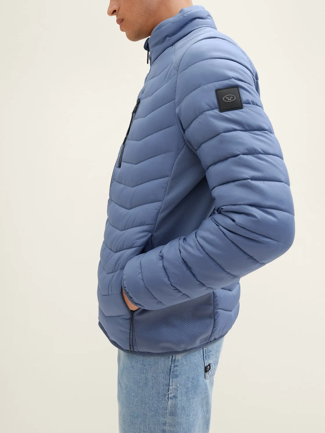 HYBRID JACKET