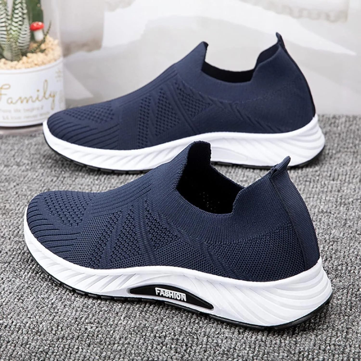 Mens Slip on Outdoor Shoes with Breathable Mesh Knit Lightweight Non-Slip Hiking Shoes for Men Arch Support Walking Sneakers Durable Quick Drying Summer Hiking Fitness Daily Work Wear