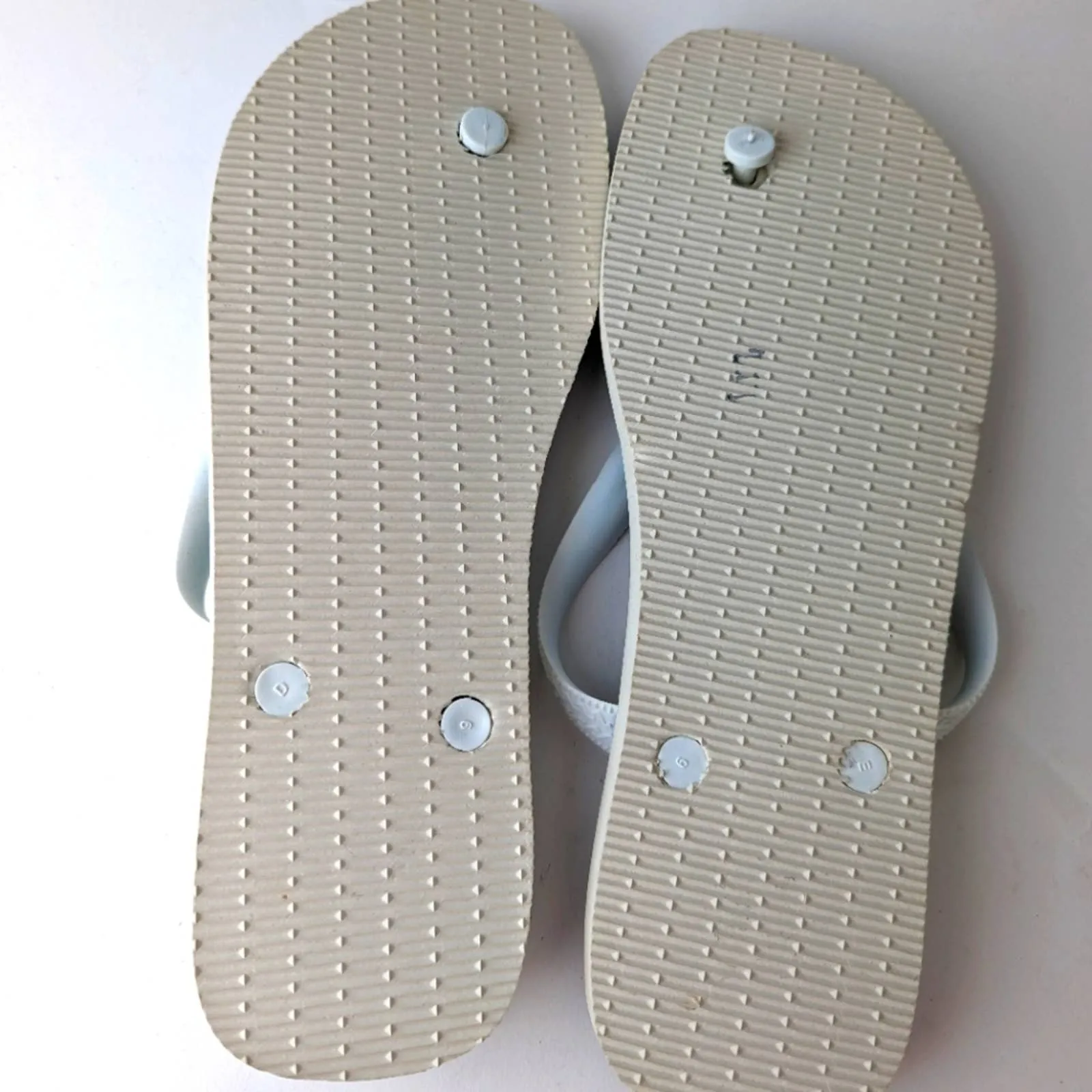 NWOT Havaianas Flip Flops 11-12