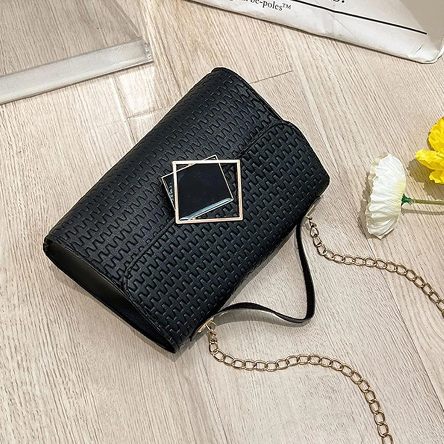Quilted Crossbody Bags for Women Retro Studded Crossbody Bags Small Shoulder Purses Cute Purse for Women Trendy(Black)