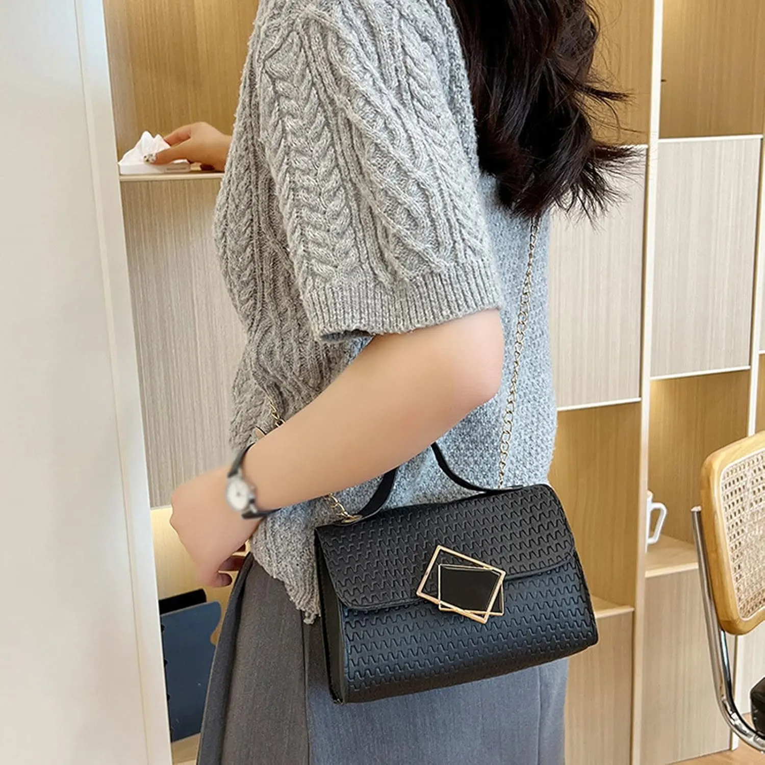 Quilted Crossbody Bags for Women Retro Studded Crossbody Bags Small Shoulder Purses Cute Purse for Women Trendy(Black)