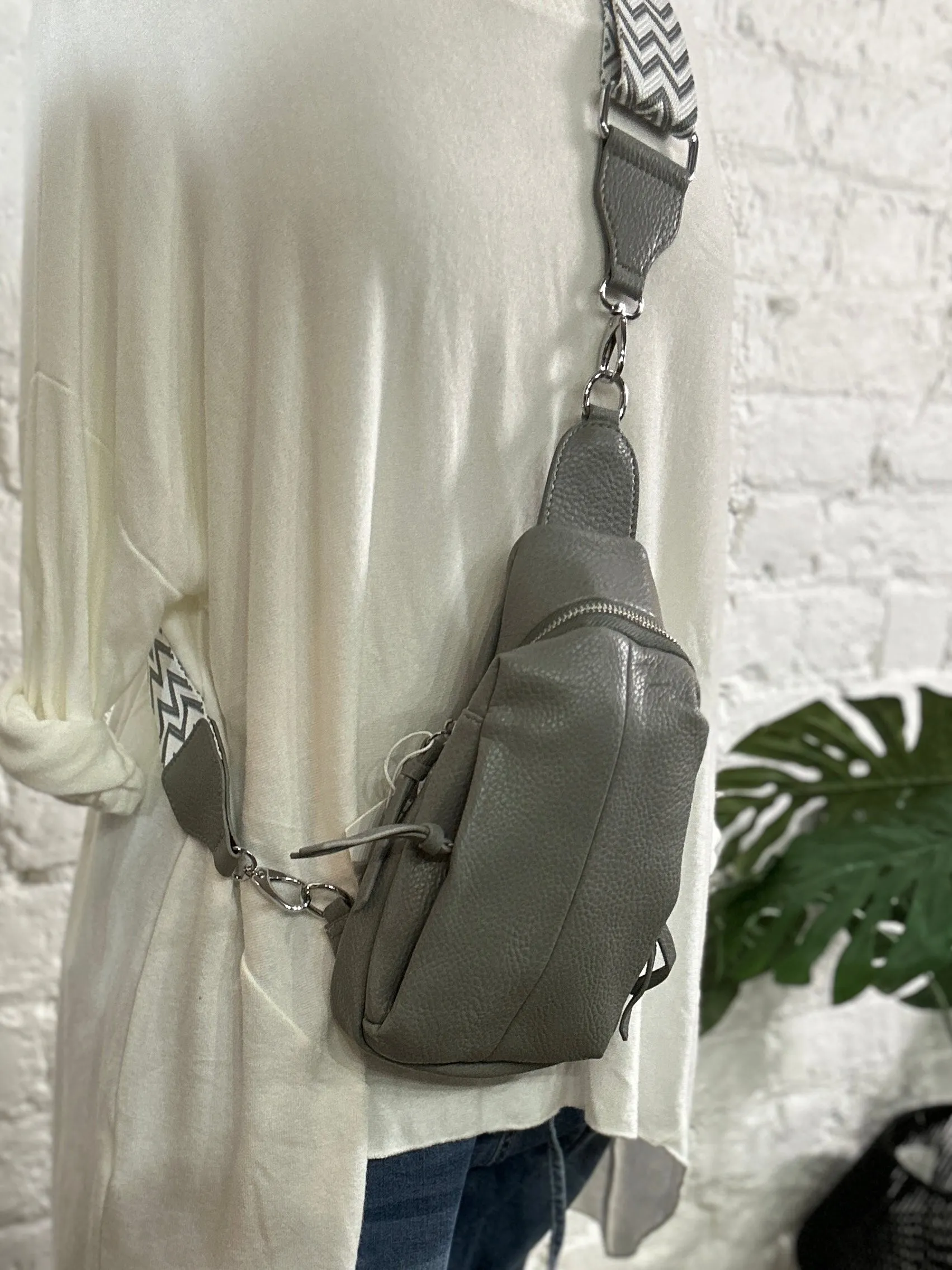 The Kensington Cross Body Bag With Fancy Handle