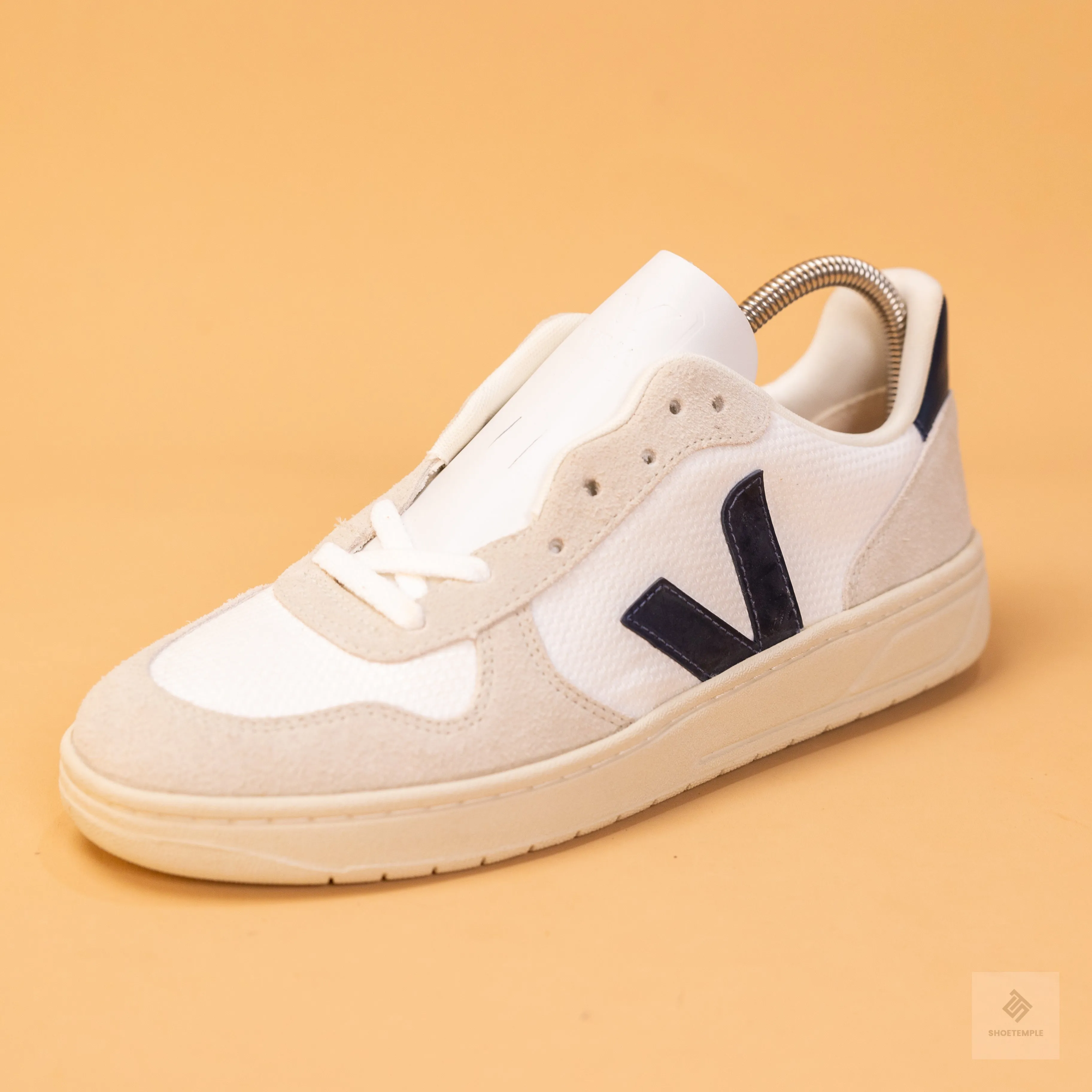 Veja Mens V-10 Basketball Sneakers
