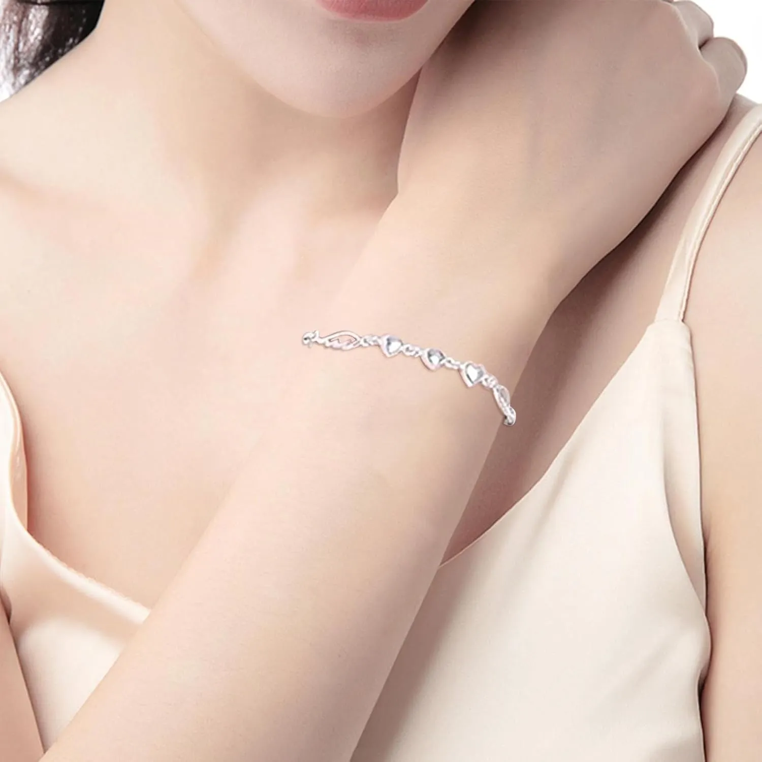 Women Bracelets, Chain Bracelet Adjustable Fine Workmanship Reusable Luxury Love Heart Charm Bracelet Female Jewelry Women