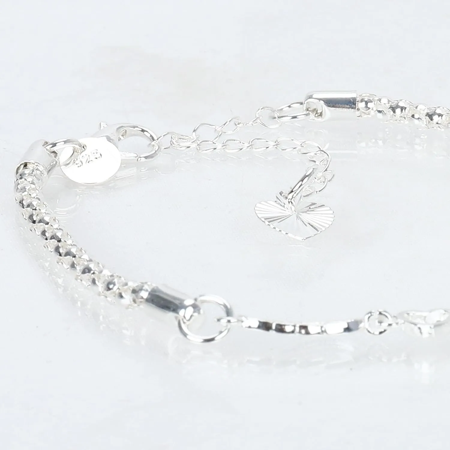 Women Bracelets, Chain Bracelet Adjustable Fine Workmanship Reusable Luxury Love Heart Charm Bracelet Female Jewelry Women